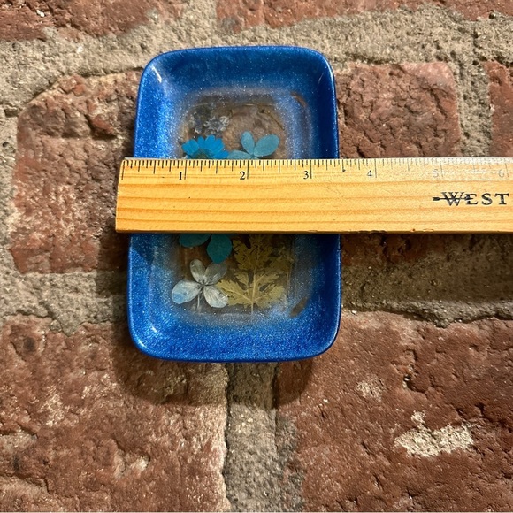 Vintage Blue Glittery Floral Dried Flowers Resin Lucite Soap Dish Trinket Decor - Picture 8 of 10